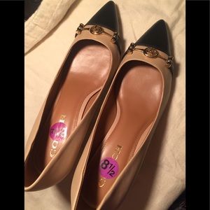 Authentic Coach pumps
